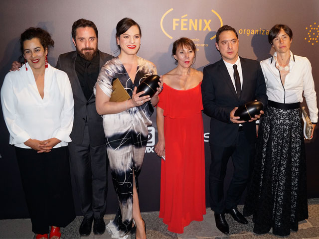 Newsline Report - Contenidos - Series de Netflix son galardonadas en Premios Fnix