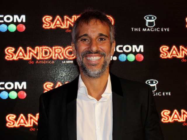 Newsline Report - Contenidos - Telefe y The Magic Eye presentaron Sandro de Amrica