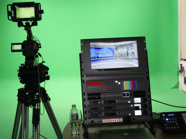 Newsline Report - Tecnologa - Simplemente present la cmara Ursa Broadcast de Blackmagic