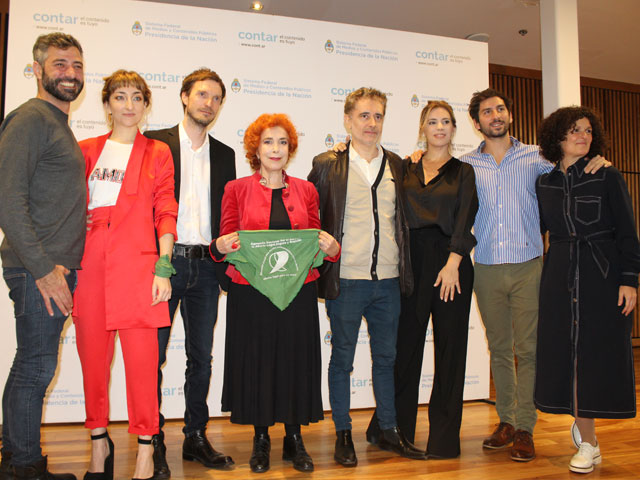 Newsline Report - Contenidos - Presentan la seleccionada en Canneseries, Noche de amor