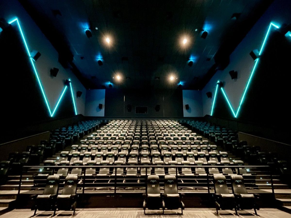 Newsline Report - Tecnologa - Los proyectores de cine de Christie iluminan el nuevo multiplex chileno Muvix Talca