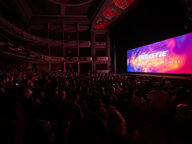 La proyeccin lser RGB y Xenn de Christie ofrecen una gran experiencia en el TIFF