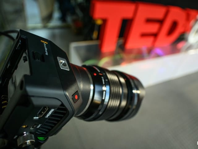 Newsline Report - Tecnologa - Evento TEDxGenova llevado a cabo con productos de Blackmagic Design