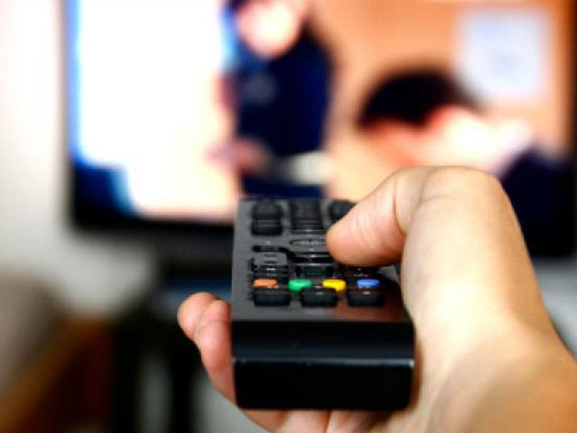 Avanza proyecto que sanciona piratera de TV paga en Chile