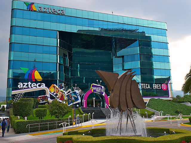 Newsline Report - Negocios - Azteca contra el must offer