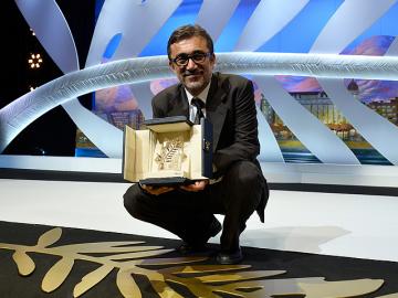 Cannes, con fuerte oleaje argentino