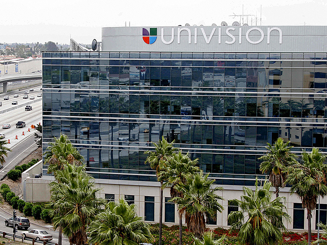 Newsline Report - Negocios - Univision sale de la grilla de Charter