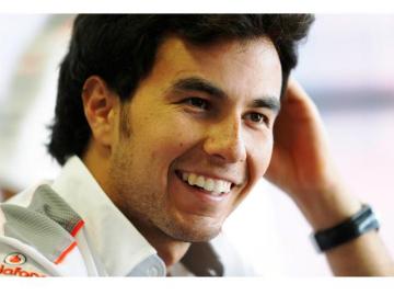 Checo Prez se sube al volante de CLAROVIDEO