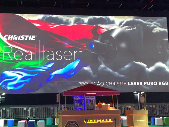 Newsline Report - Tecnologa - Christie ilumina la pantalla lser RGB en 'Comic Con Experience'