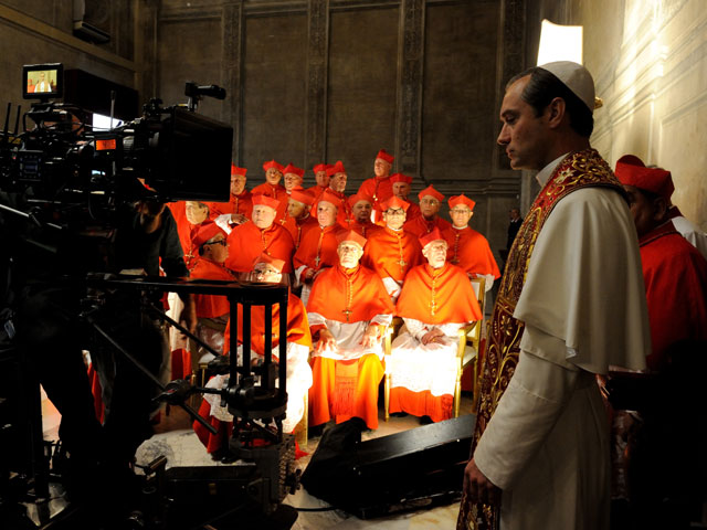 Newsline Report - Contenidos - Continan las ventas de 'The Young Pope'