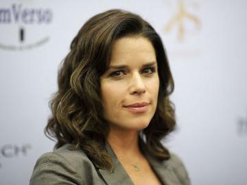 Galardona Premio Maguey a Neve Campbell