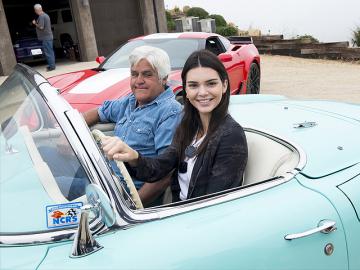 Jay Leno sigue presentando increbles modelos de autos