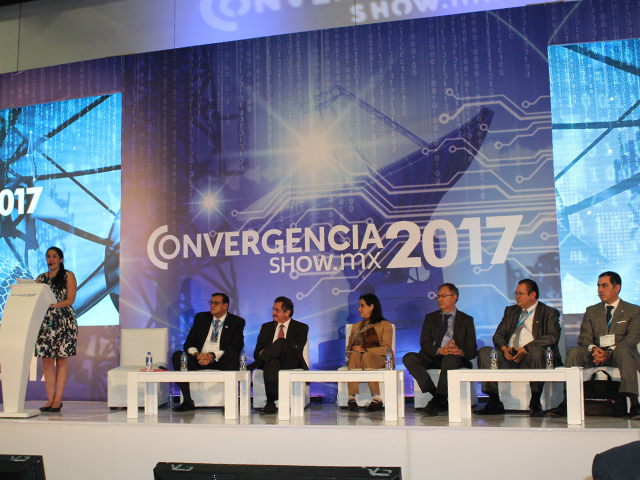 Newsline Report - Negocios - Mxico requiere ms infraestructura de telecomunicaciones