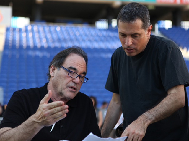 Oliver Stone rod campaa de DIRECTV para el mundial