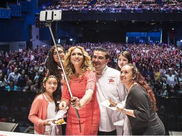 Reune Discovery ms de 10 mil fans con Buddy Valastro