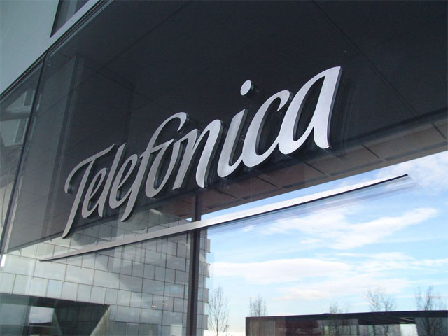 Newsline Report - Negocios - Telefnica lanza la primera red 4G LTE de El Salvador