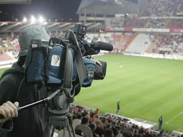 Newsline Report - Negocios - Uruguay paga 4 veces ms que Argentina por derechos de TV de ftbol